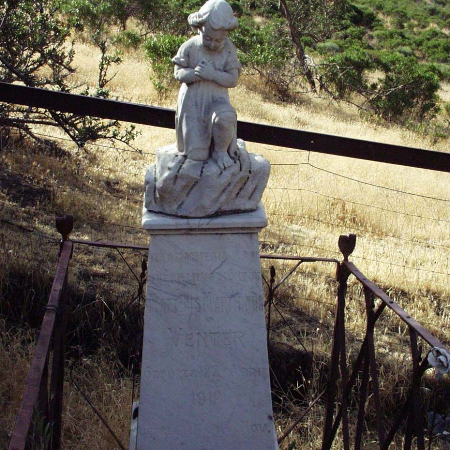 Estancia San Carlos, Boer cemetary, left gravestone