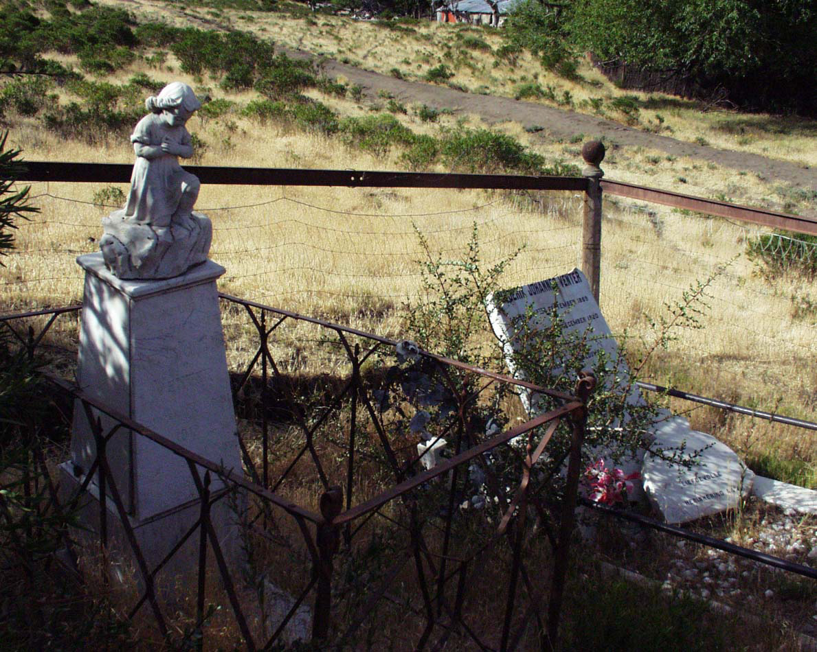 Estancia San Carlos, Boer  cemetary, general view