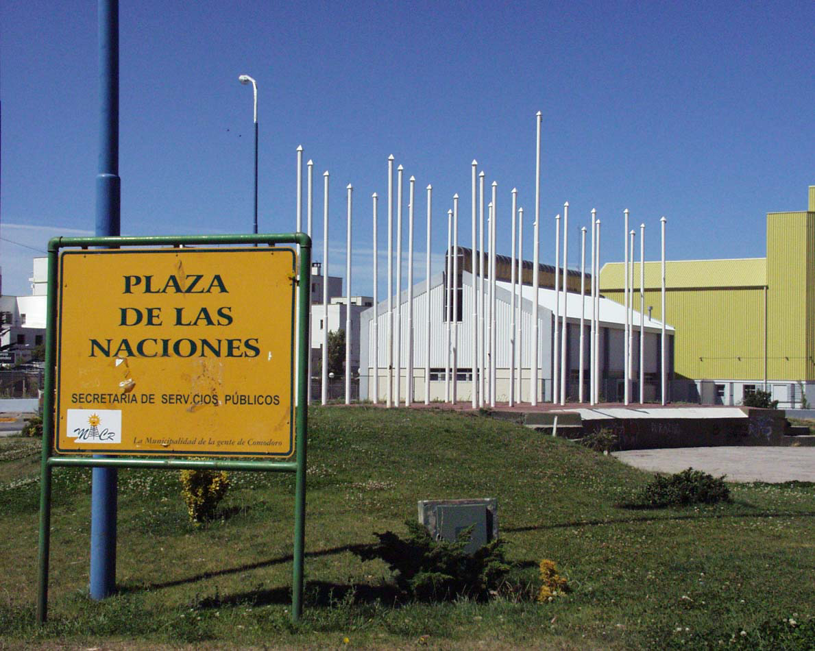 Plaza de las Naciones sign