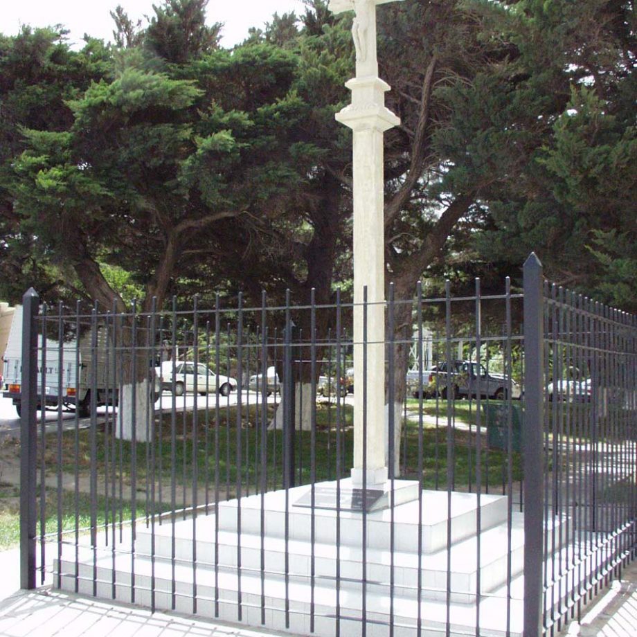 Assorted Malvineas memorials, plaques, etc.