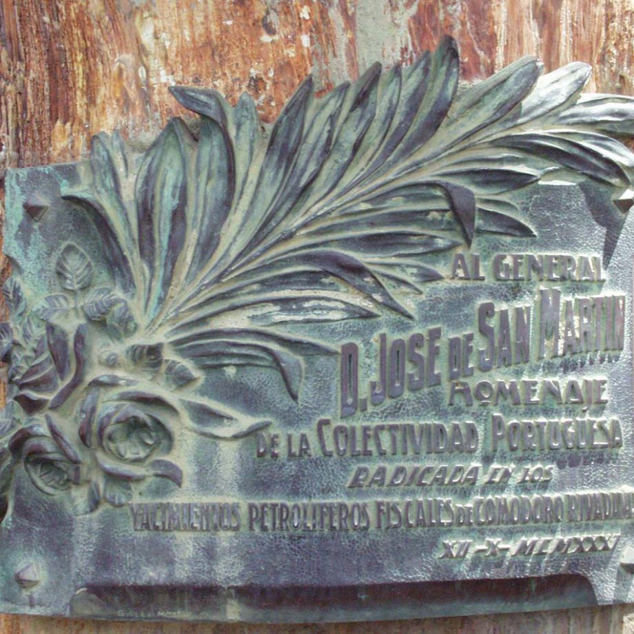 Plaque on San Martin bust in front of YPF offices
