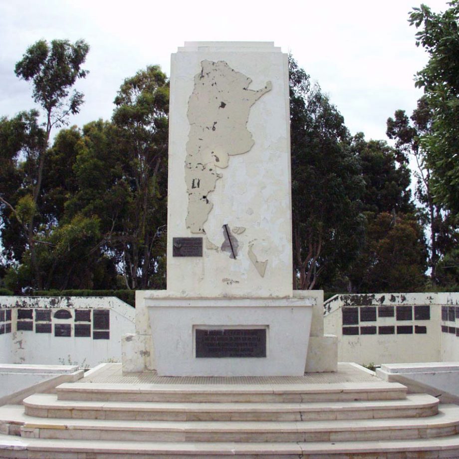 Monument in Km. 3