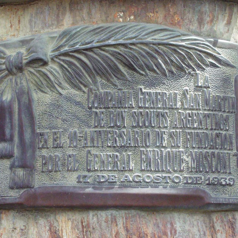 Plaque on San Martin bust in front of YPF offices